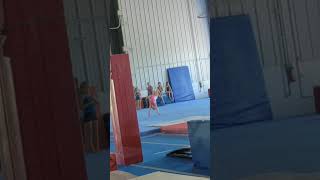 #backhandsprings Roundoff backhandspring!