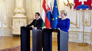 Prezidentka privítala na prvej návšteve SR maďarskú prezidentku K. Novákovú