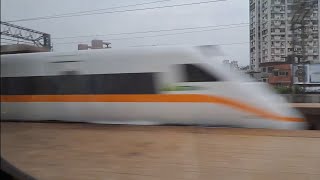 4103次宜蘭發車經由宜蘭線開往北湖的EMU706+EMU705阿福號區間車，402次樹林發車經由花東線開往知本的八輛二編組TEMU1000型太魯閣自強號