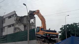 Demolicion de edificio- Av. Paseo de la Republica -San Roque.Avance de obra de la Via Expresa Sur.