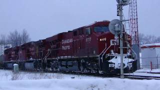 CP 8777 meets CP 8745 in Craighurst 1/2 (25JAN011)