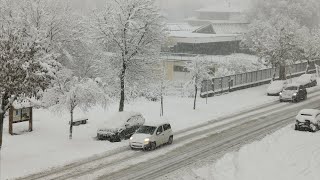 (Dec 28, 2020) Heavy snow in Milan (Italy) leads to travel warnings and road disruption