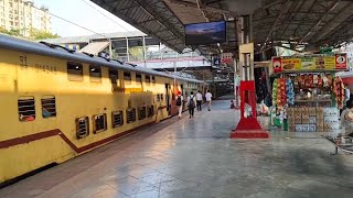 09023 mumbai central - valsad passenger departing mumbai central