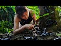 Poisonous Scorpions and Grilled Bamboo Shoots - Survival Skills | New Wild Land / Off Grid