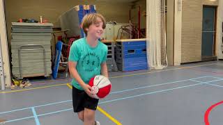 Basketbalclinic door ZZ Leiden dames1 op Eerste Leidse Schoolvereniging (23 september 2024)