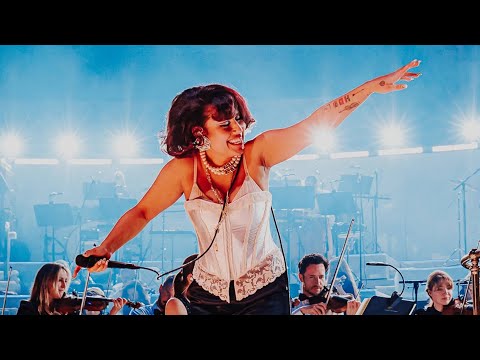 RAYE | Oscar Winning Tears [LIVE - Instrumental] - YouTube