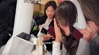 外甥女过生日，薇薇备了惊喜，结果把她感动哭了，看看到底送的啥？#日常vlog #仪式感 #生日