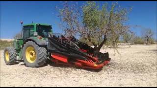 RECOLECTOR TORPEDO RT-100 DE ALMENDRAS TRASERO CON 2 PELADORAS.