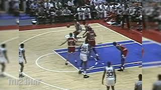 Dell Harris Breaks Down Bulls' Defence on Charles Barkley (1991)