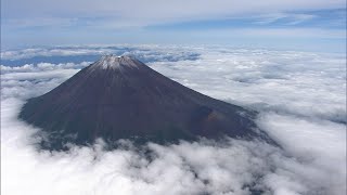 うっすら雪化粧　平年より２５日早く富士山初冠雪