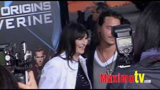 ANJELICA HUSTON at X-MEN ORIGINS WOLVERINE Premiere
