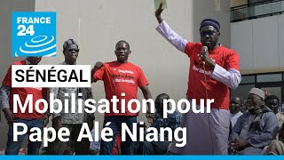 Sénégal : poursuite de la mobilisation pour demander la libération du journaliste Pape Alé Niang