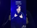 亮姐是一名手语舞表演老师，她的手语舞非常美，请点开欣赏