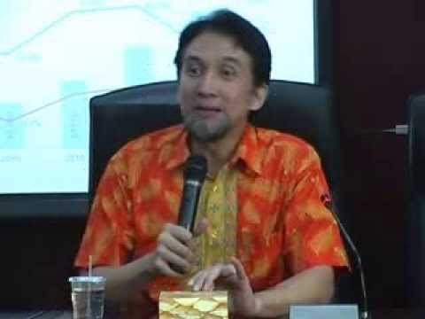 Sesi Pertama Diskusi Hukum - Ekonomi Syariah bersama Adiwarman Karim