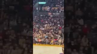 Lebron james gets booed by Lakers fans!!!🥶😂