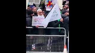 Londra'da Müslümanlar Kur'an-ı Kerim yakılmasını protesto etti
