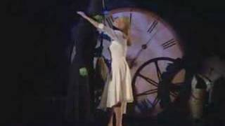 Idina & Kristin - Tony's 2004 - Defying Gravity