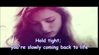 Birdy keeping  your head up (Live ) With lyrics