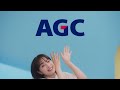 広瀬すず、楽しそうにボックスジャグリング挑戦！　agc新cm「素材でがんばるagc／素材で挑戦篇」