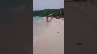 Best beach in Pattaya. Tien Beach Koh Larn.