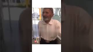 حاجی با این سن دختر ۲۵ ساله میخواد😂۴۰سانت هم اندازه دودولشه😂قول داده روزی ۳نوبت هم بزنه😂کی زنش میشه؟