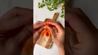 How I make Carrot Flowers🥕 #shorts #tutorial #saladdecoration #fooddecoration #foodart #foodinspo