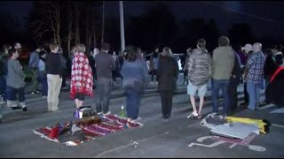 Crowd gathers outside of Morrow County Correctional Facility to protest deportation of Ohio mother