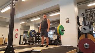 Double Overhand Thumbless Deadlift 4x200kg