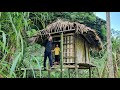 The poor boy and his sister picked wild vegetables to sell and built a kitchen from bamboo