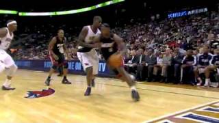 LeBron James dunk with authority vs.Atlanta Hawks