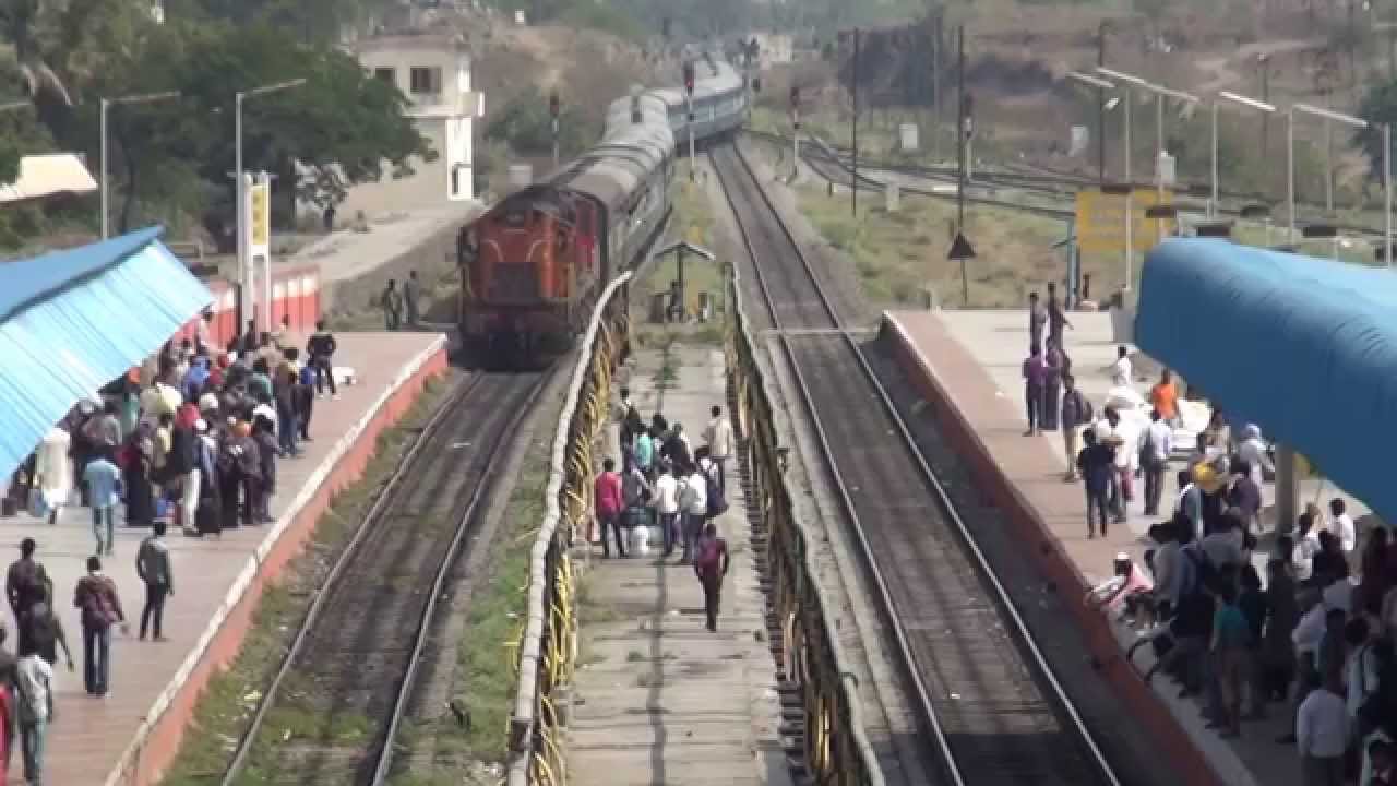 Train Is Arriving To Aurangabad Railway Station, Aurangabad, India ...