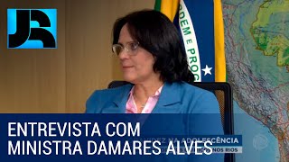 Ministra Damares Alves explica a campanha contra gravidez na adolescência