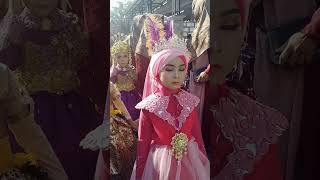 Putri cantik persiapan pawai