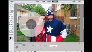 The Photoshop Elements 13 Refine Selection tool