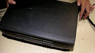 There's definitely something wrong with this Samsung VCR