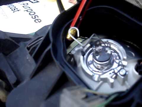Ford Focus Headlight Bulb Replacement
