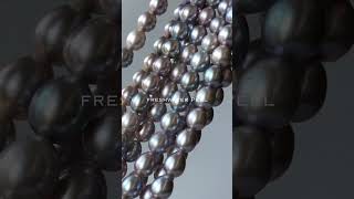 艶やかな光沢感、クールなシルバーカラーの淡水パール / Freshwater Pearl Silver Color