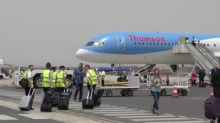 Walking from TUI plane (flight TOM 424) to Boa Vista's International Airport entrance