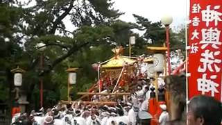 住吉大社　神輿洗神事　御神輿　太鼓橋降りる