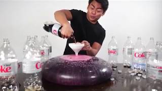 Đổ 100 Viên Mentos Vào Quả Bóng Coca Cola #1