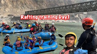 Rafting training.Day 1 ईन्टरनेसनल र्‍याफ्टिङ फेडेरसन को सटिफिकेसन वर्कशप