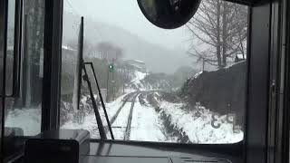 雪が降る中警笛吹鳴！キハ25系普通高山行き＠飛騨国府～上枝