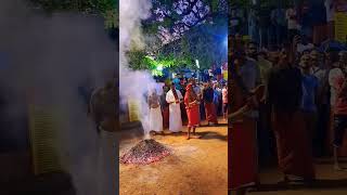 തെയ്യക്കാലം, കരുവള്ളി കാവ് kannur താണ #kannur #theyyam #tourism #kavu