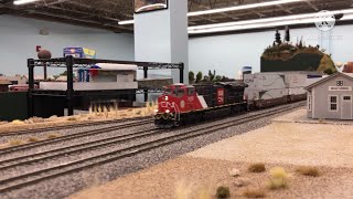 Railfanning In HO Scale: Fast CN Intermodal with CN 3150 leading!