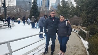 llegamos a patinar a la pista de hielo de CHICAGO ILLINOIS