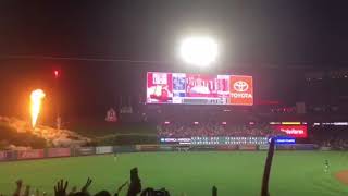 エンゼルス大谷がホームランを打ってスタンドが湧く動画！