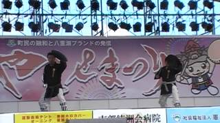 2013八重瀬祭り　沖伝志古連演武