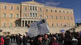 Protesta de agricultores en Grecia mientras el Gobierno se prepara para acreedores