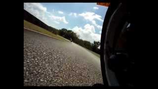 Kawasaki ZX6 VS Yamaha R1 in johor circuit (Motormatic)