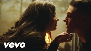 Hailee Steinfeld – End This (L.O.V.E.) (Official Music Video)